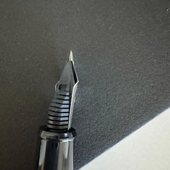 Platinum Century 3776 Fountain Pen - Picture 3 of 9